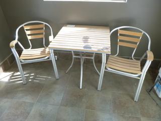 Outdoor Table Set 28"x 28"x 29". 