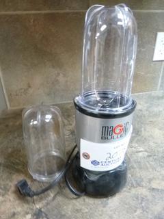 Magic Bullet blender w/ extra cup. Tested, working