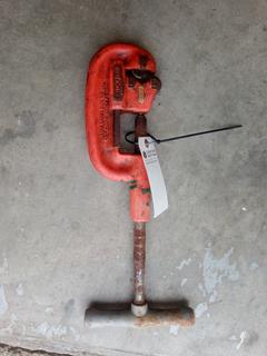 Ridgid Cold Cut Pipe Cutter. NO 2A/202. 1/8"-2". Note:  No Forklift On Site, Buyer Responsible For Loadout.