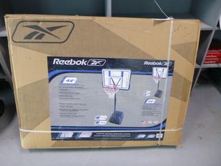 Reebok 90034 Portable Basketball System w/ 44in Acrylic Fusion Backboard *Unused*
