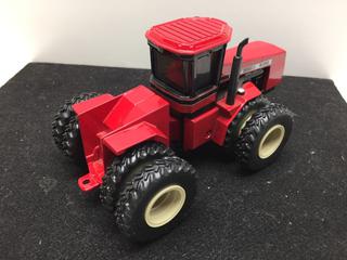 ERTL Case IH 9390 Model w/ 1:32 Scale