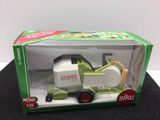 Siku Claas Rollant 255 Baler Model w/ 1:32 Scale