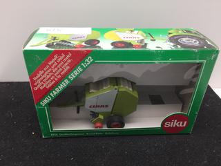 Siku Claas Baler Model w/ 1:32 Scale