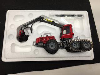 Valmet 941 Model w/ 1:50 Scale