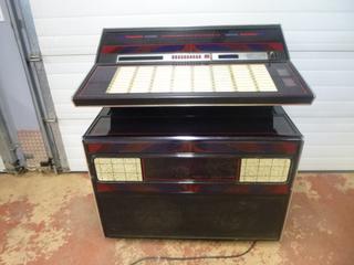 Rock-Ola Model 460 Juke Box C/w 80-Slots For 45 RPM Records And Contents