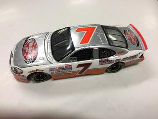 Winston Cup Series Nascar Champion 1992 1:24 Scale Die Cast Stock Car.