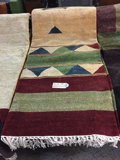 9 x 12' Multi Colored Red, Green, Blue, Beige Area Rug.