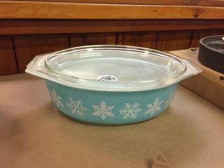 Baking Dish with Snowflakes.