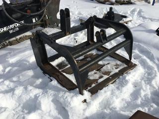 Pipe Grapple To Fit Skid Steer. Note:  Missing Hydraulics.