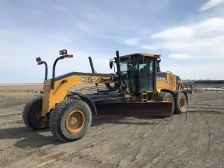 2015 Deere 872GP AWD Motor Grader, 16' Moldboard, Ripper, Blade Lift Accumulators, A/C, Back-Up Camera, Michelin 17.5R25 Plus Tires.  Showing 6,666 Hours.  S/N 1DW872GPTED666275. Flagstaff County Grader.