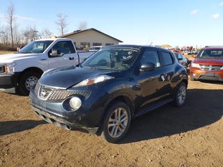 2011 Nissan Juke c/w A/T, AWD, A/C, Power Sunroof, 215/55R17 Tires At 65%, JN8AF5MV5BT022412 *Note: Salvage Unit*