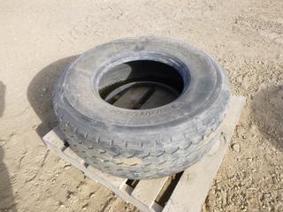 (1) Sailun Tractor Trailer Tire, Model 5825, Size 425/65R22.5 (ROW 1)
