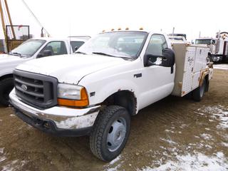 1999 Ford F-550 4X4 Super Duty c/w 7.3L Powerstroke V8, Diesel, 4 Speed Manual, Showing 313,050 Kms, A/C, GVWR 7,937 KG, 225/70R19.5 Tires At 70%, VIN 1FDAF57F8XEB57276 *Note: Needs Boost, Damaged Hood, Rust, Drivers Side Mirror Damage*