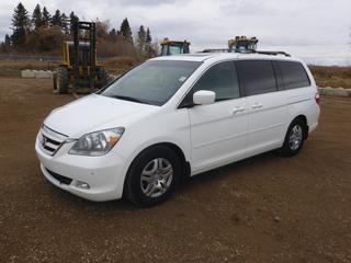 2005 Honda Odyssey c/w A/T, Showing 126,098 Miles, 7 Seats, Sunroof, 235/65R16 Tires At 65%, VIN 5FNRL38875B090539