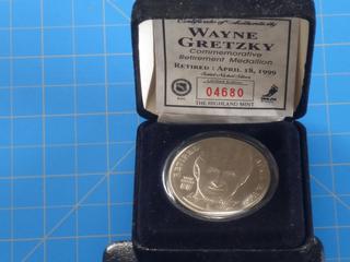 (1) April 18, 1999 Limited Edition Wayne Gretzky Commemorative Retirement Medallion in Case, Item  04680