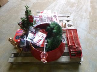 Lot of Assorted Christmas Decorations (CRIB)