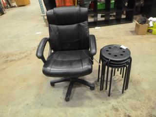 Black Office Chair w/ (4) Stools