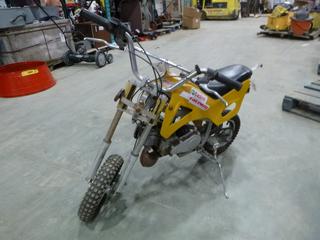 2006 Zhejiang Yongkang Easy Vehicle Mini Bike, S/N L5KBSD3P361012815, Front and Rear Tire Size 121/2X2.75 * NOTE: Tires Need Air, Doesn't Start, Running Condition Unknown*