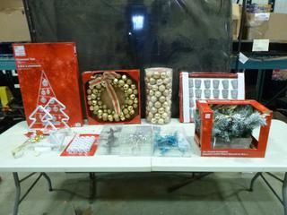 Lot of Assorted Christmas Decorations (EBC)