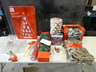 Lot of Assorted Christmas Decorations (EBC)