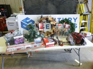 Lot of Assorted Christmas Decorations (EBC)