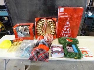 Lot of Assorted Christmas Decorations (EBC)