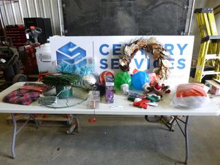 Lot of Assorted Christmas Decorations (EBC)