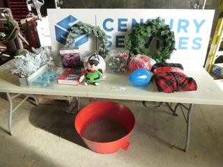 Lot of Assorted Christmas Decorations (EBC)