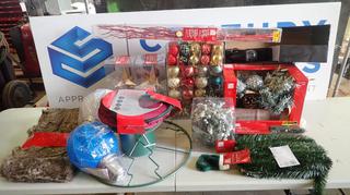 Lot of Assorted Christmas Decorations (EBC)