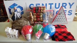 Lot of Assorted Christmas Decorations (EBC)