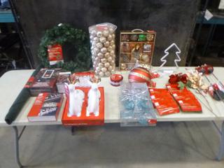 Lot of Assorted Christmas Decorations (EBC)