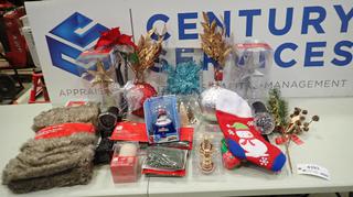 Lot of Assorted Christmas Decorations (EBC)