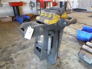 Floor Mounted Vise C/w HD Leaf Chain *Note: Buyer Responsible For Load Out*