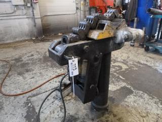 Floor Mounted Vise C/w HD Leaf Chain And Air-Over Hydraulic Foot Pump *Note: Buyer Responsible For Load Out*