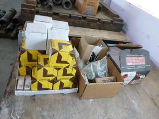 1/2in X 4 Sleeve-All Sleeve Anchor C/w Qty Of 1/4 X 4 Lag Screws Hex Head, Flat Head Screws, 3/8 -16 X 4 Wing Type Toggle Bolts, Box Of 3in Nails And Qty Of JIC Hose Fittings
