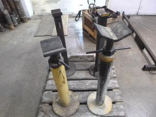 Qty Of (2) Adjustable Pipe Stands C/w (2) Pipe Stands