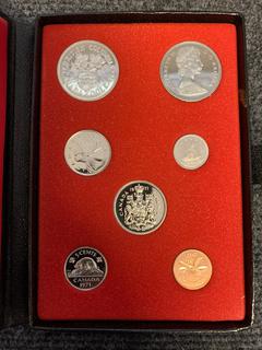 1971 Canada Double Dollar Specimen Coin Set, Includes Both Silver And Nickel Dollar.