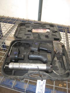 Cordless Grease Gun 18V w/ 2 Batteries.