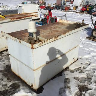 Metal Storage Tank with Pump, 5x3x3'.