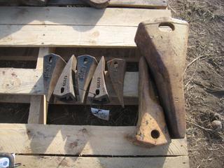 (5) Small & (2) Large Loader/Bucket Teeth.