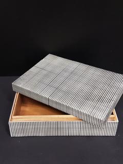 Inlaid Horn & Wood Cream & Black Small Check Pattern Box (10"W x 7"L x 3"H)