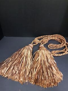 Handmade Designer Silk Ribbon Tassel Curtain Tie Backs (Copper/Rust) (2 Piece) (3"W x 30"L)