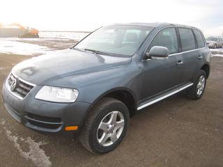 2004 Volkswagen Touareg AWD SUV c/w 3.2 L V6, Auto, Sunroof, Showing 202,270 Kms, S/N WVGBC67L24D025737