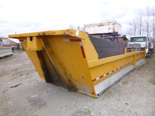 33ft Dump Box w/ Reinforced Bottom *Note: Cattle Squeeze Not Included, Buyer Responsible For Load Out*