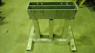 32in Stand C/w 34in X 14in Aluminum Grate And (2) Steel Stands