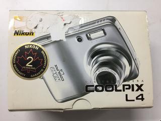 Nikon Coolpix L4 4MP Digital Camera.