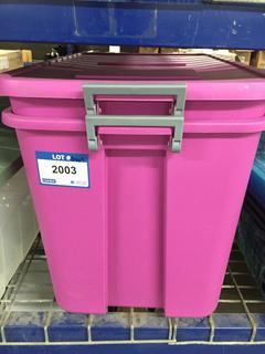 (2) Storage Containers with (1) Lid.