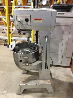 Thunderbird ARM-30N 115V 1.5hp Commercial Stand Mixer c/w Dough Hook, Paddle & Whisk.
