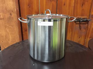 Commerical 32 Quart Induction Stainless Steel Stock Pot With Lid.