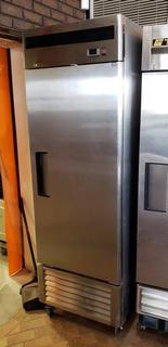 Model MBF8505CAH1 685mm X 800mm X 2135mm Single Door Refrigerator.